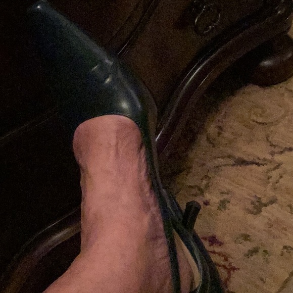 Liz Claiborne Green Flex Classic Cut-out Sides Pointed Toe Heels. 10M - Picture 2 of 15